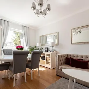  Апартаменты Elegant Near Old Town - Free Parking